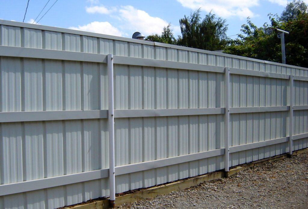 GAVANISED METAL ROF FENCING